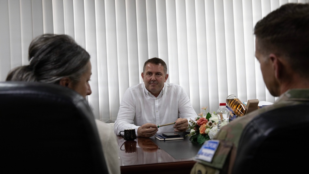 KFOR conducts key leader engagement with mayor of Parteš/Partesh