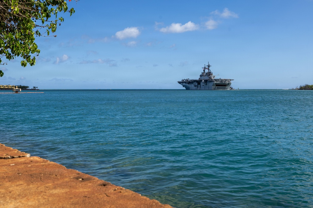 USS Essex (LHD 2) departs Pearl Harbor to begin RIMPAC 2026 sea phase