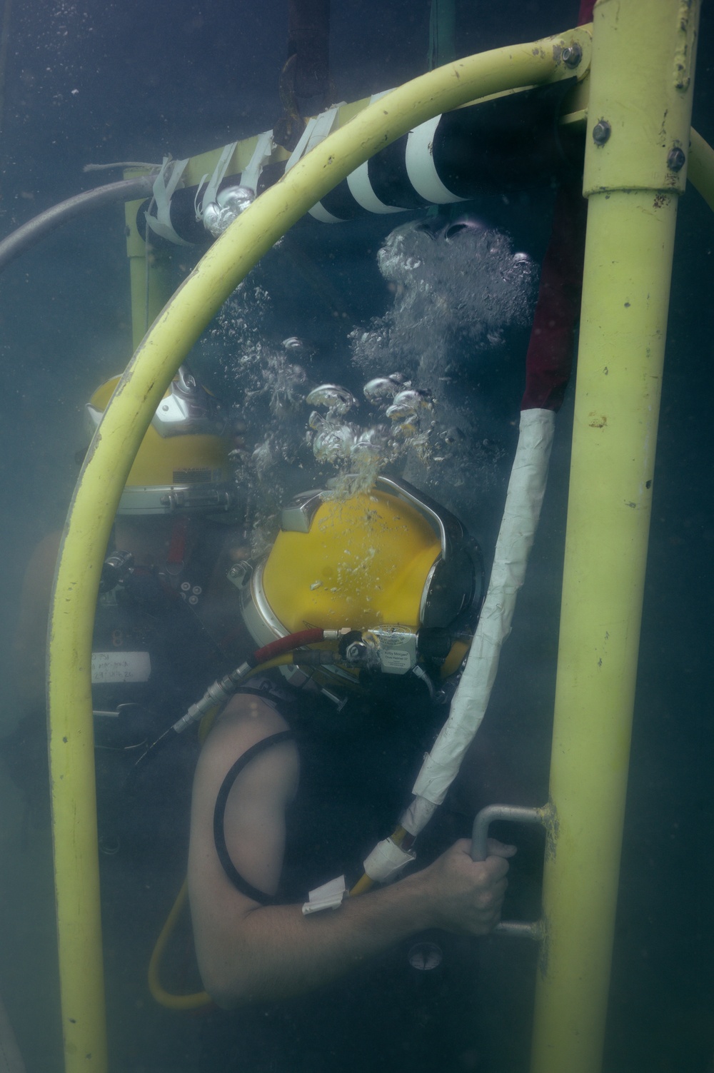 U.S. Navy, Royal New Zealand Navy, Royal Canadian Navy, Peruvian Navy, Mexican Navy divers conduct familiarization dives during RIMPAC 2026