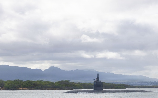 USS Columbia (SSN 771) departs Pearl Harbor to begin RIMPAC 2026 sea phase