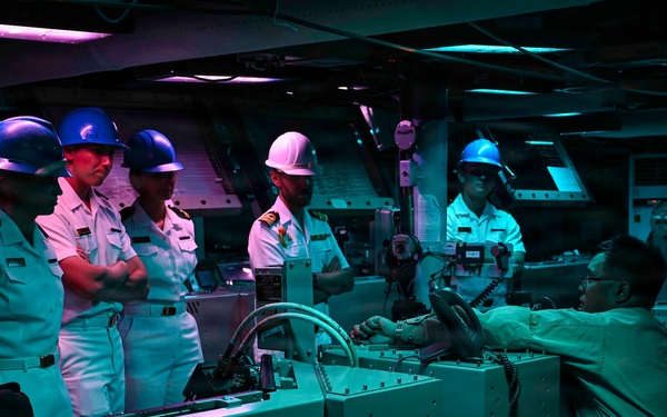 U.S. Naval Academy midshipmen visit NAVSTA Rota