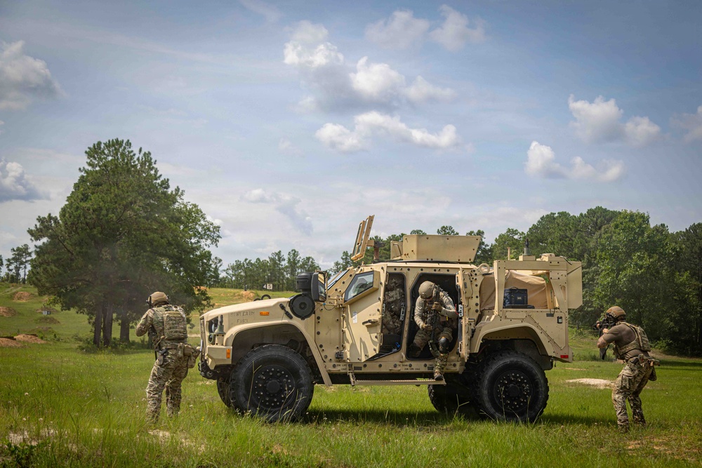 91st Civil Affairs Battalion Conducts Live Fire Exercise