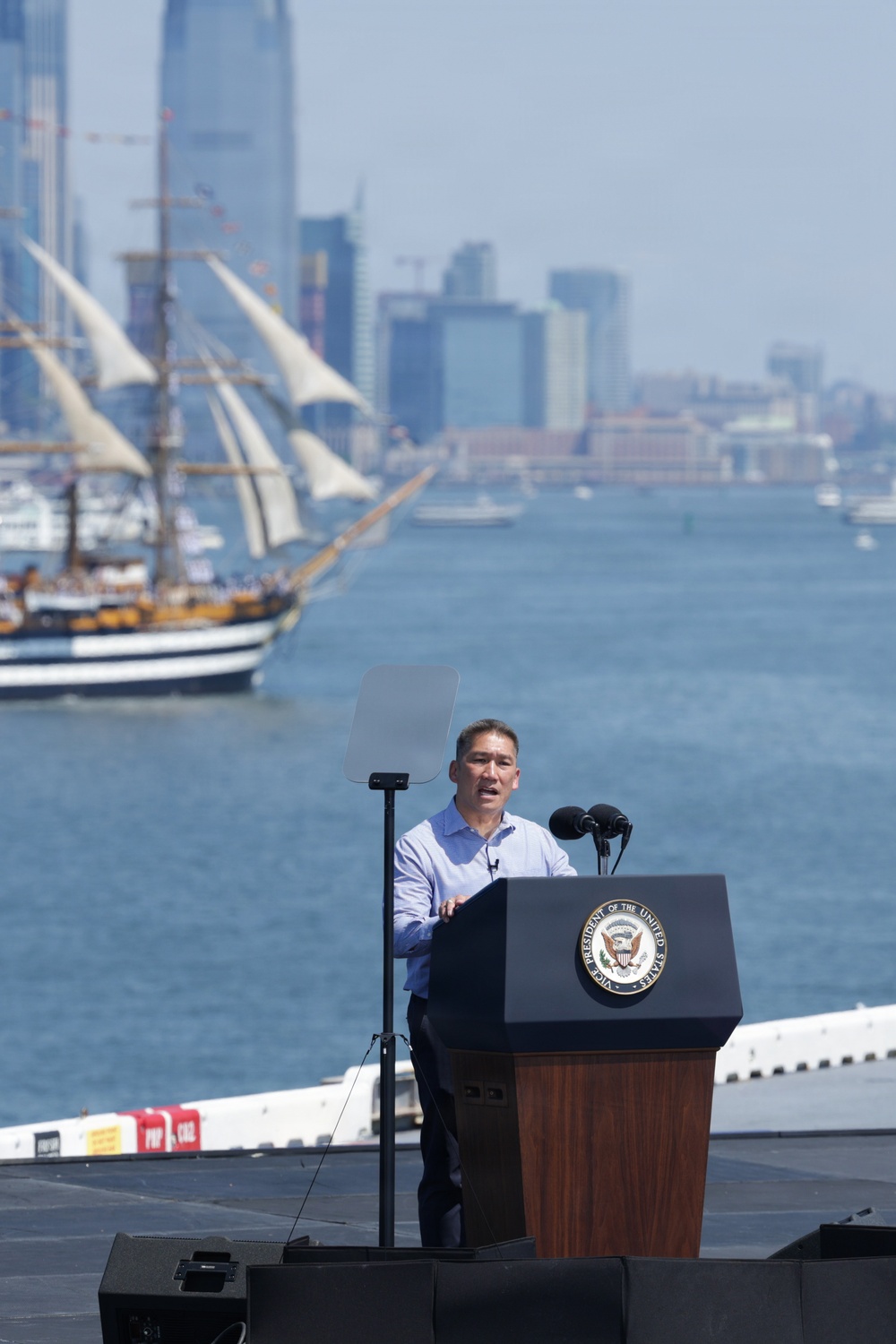 USS KEARSARGE Hosts Vice President JD Vance During INR 250