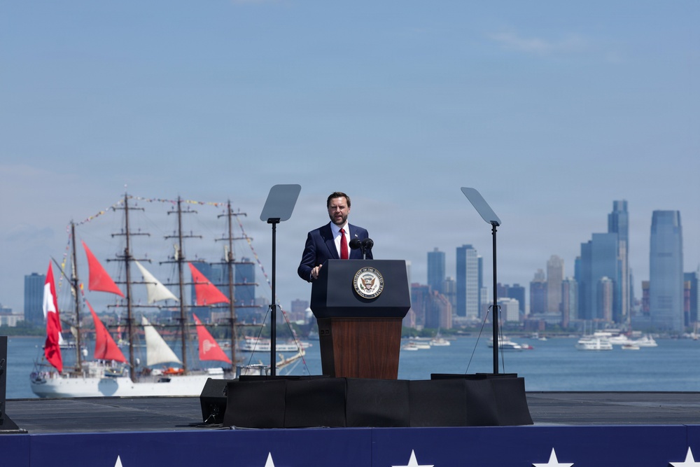 USS KEARSARGE Hosts Vice President JD Vance During INR 250