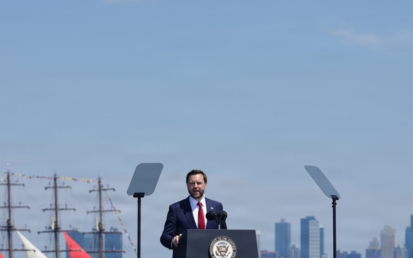 USS KEARSARGE Hosts Vice President JD Vance During INR 250