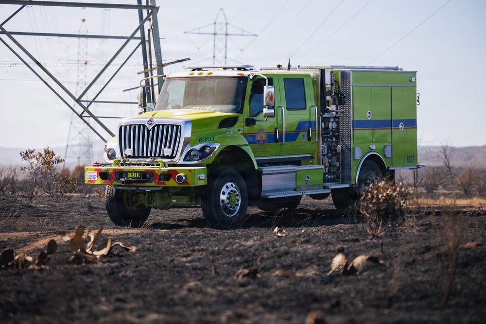 Camp Pendleton Fire Department Combats Range 501, 'Pipeline Fire'