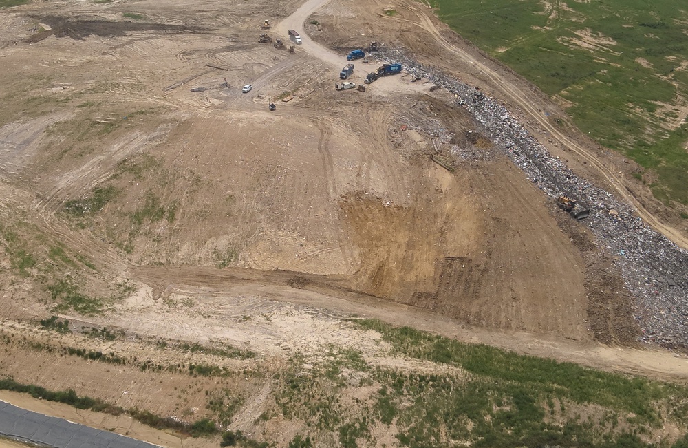 FBI New Orleans: Image of Baton Rouge Landfill Search - 3