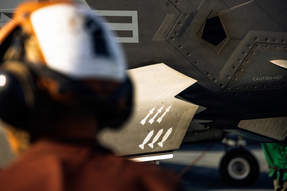 31st MEU | Flight Operations aboard USS Tripoli (LHA 7)