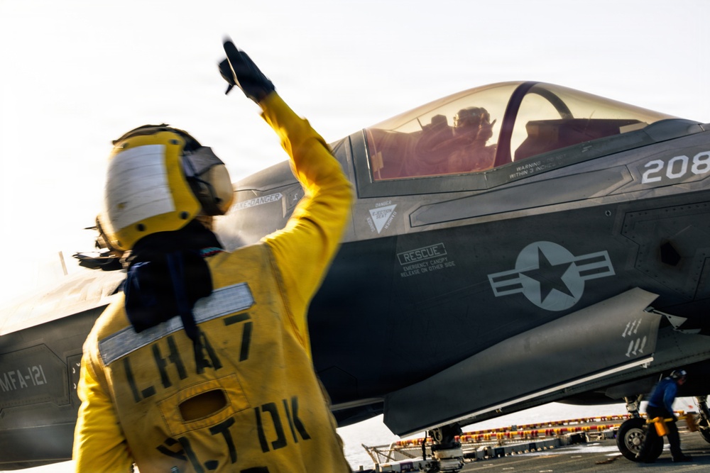 31st MEU | Flight Operations aboard USS Tripoli (LHA 7)