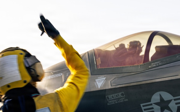 31st MEU | Flight Operations aboard USS Tripoli (LHA 7)
