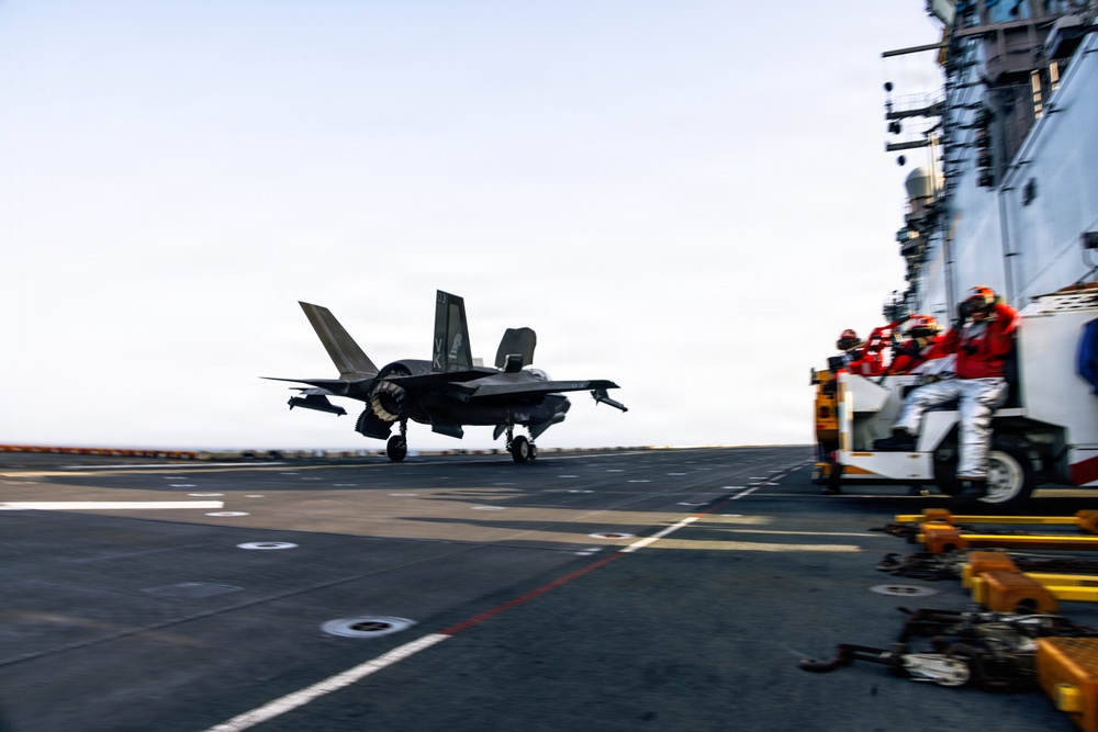 31st MEU | Flight Operations aboard USS Tripoli (LHA 7)
