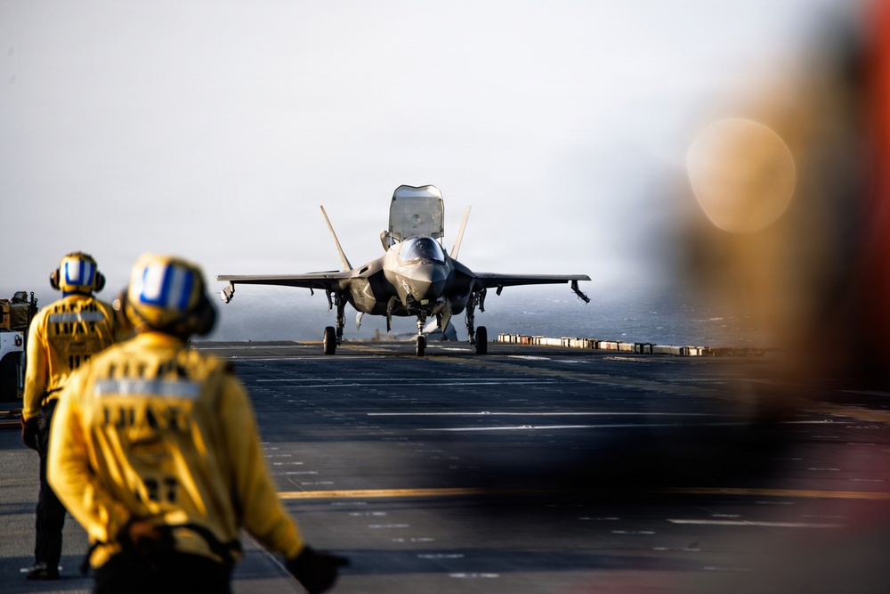 31st MEU | Flight Operations aboard USS Tripoli (LHA 7)