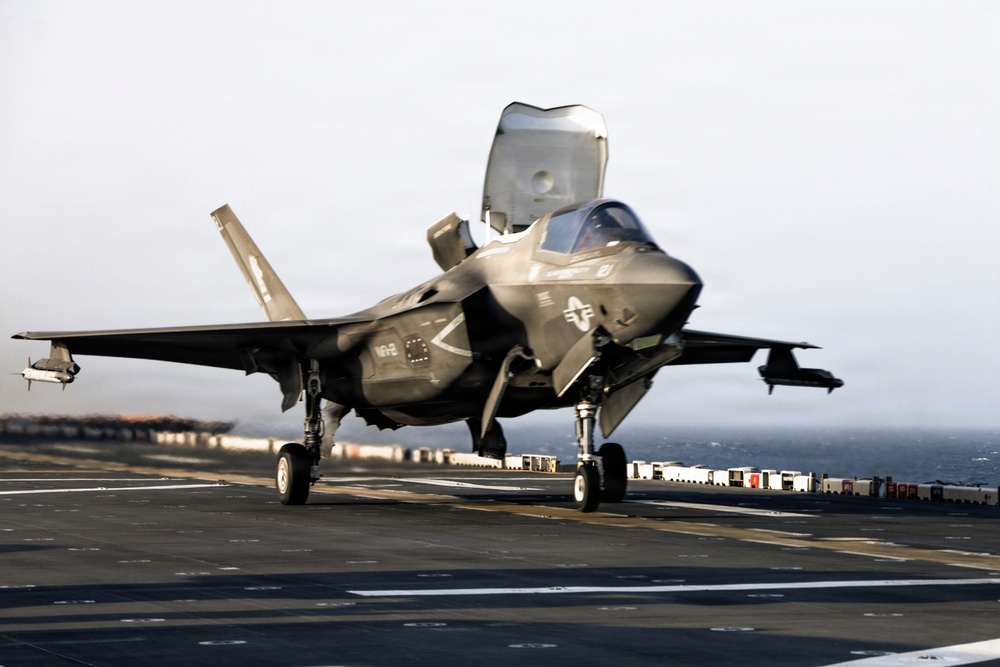 31st MEU | Flight Operations aboard USS Tripoli (LHA 7)