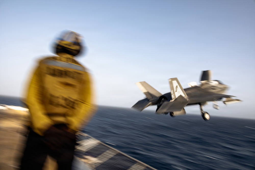 31st MEU | Flight Operations aboard USS Tripoli (LHA 7)
