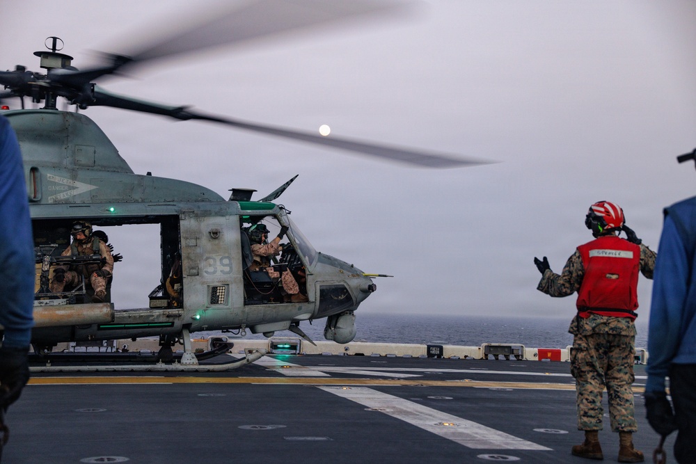 31st MEU | Flight Operations aboard USS Tripoli (LHA 7)