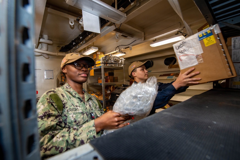 USS Carl Vinson (CVN 70) conduct routine operations