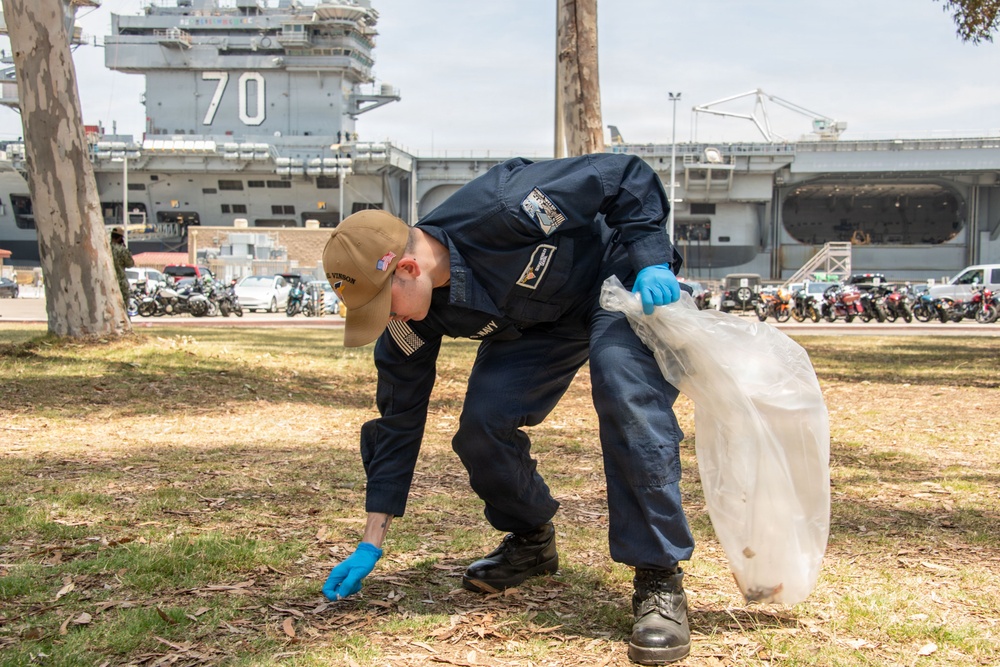 USS Carl Vinson (CVN 70) conduct routine operations