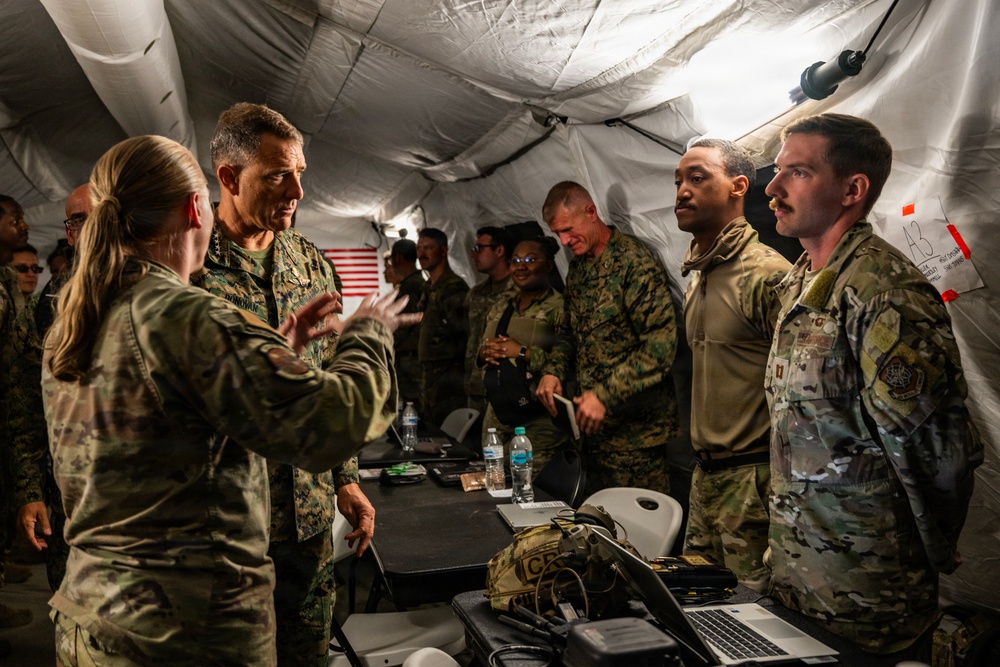 SOUTHCOM Commander Meets CRE Airmen