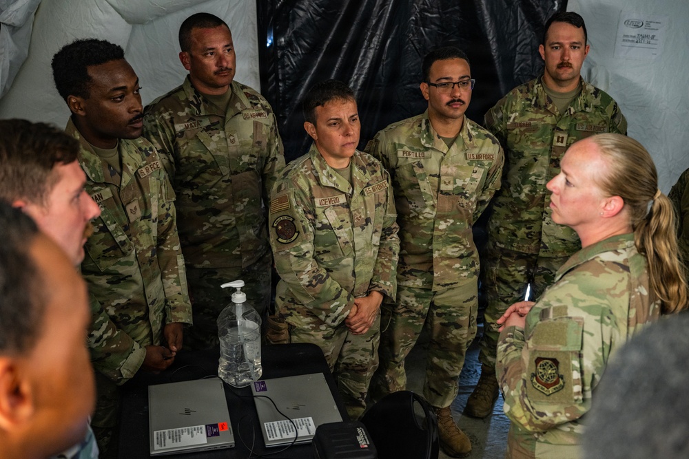SOUTHCOM Commander Meets CRE Airmen