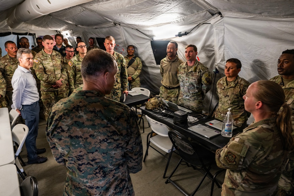 SOUTHCOM Commander Meets CRE Airmen