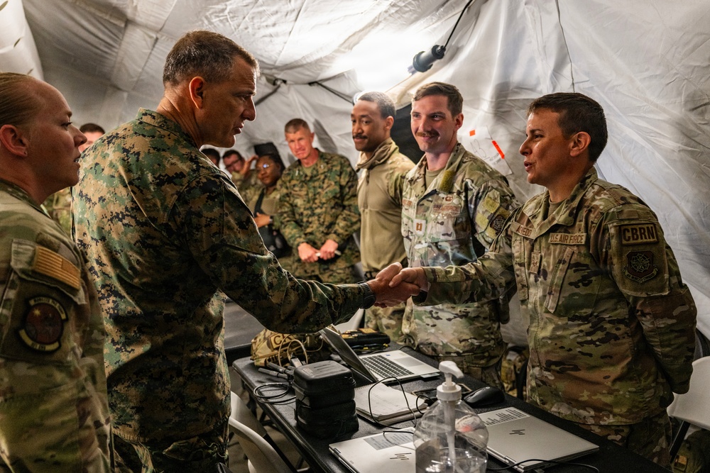 SOUTHCOM Commander Meets CRE Airmen
