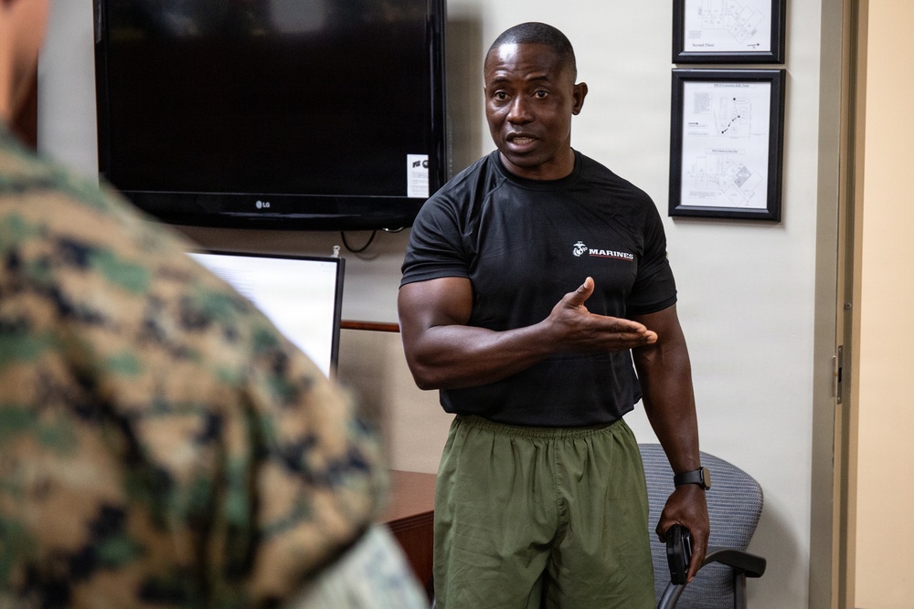 MCRDSD, WRR SgtMaj visits 8th Marine Corps District