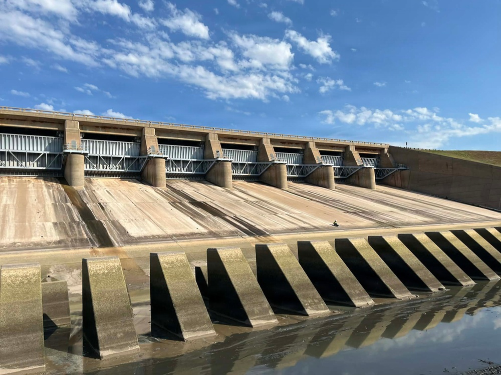 Dewatering for dam safety inspection at Canton lake