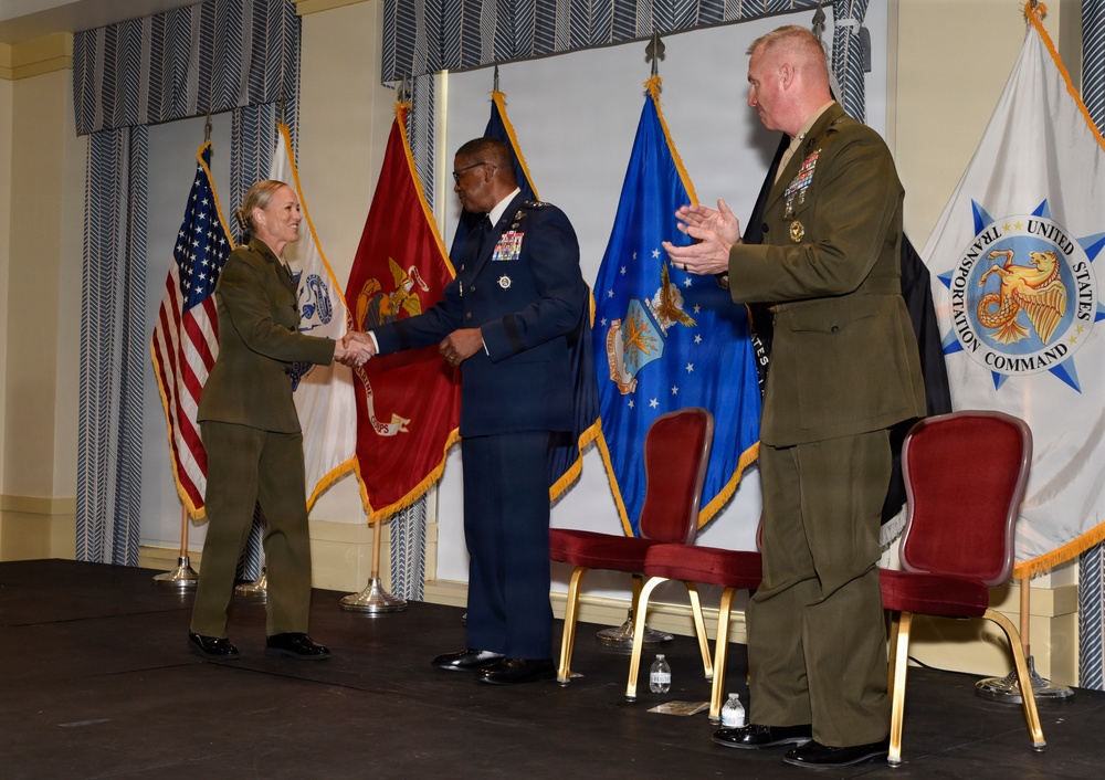 BGen Hennigan Shakes Hands with Gen Reed at JECC Ceremony