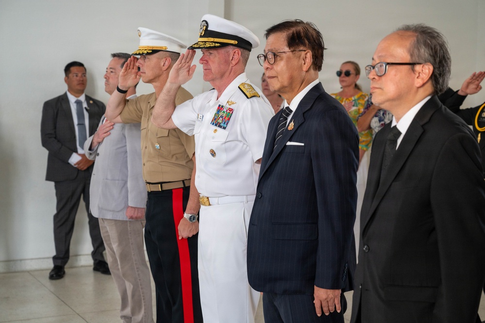 US PACOM Commander Hosts Thai Deputy Prime Minister