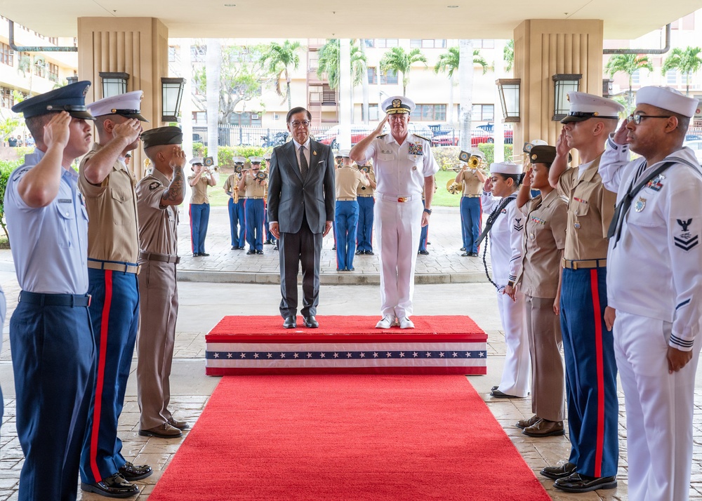 US PACOM Commander Hosts Thai Deputy Prime Minister
