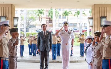 US PACOM Commander Hosts Thai Deputy Prime Minister