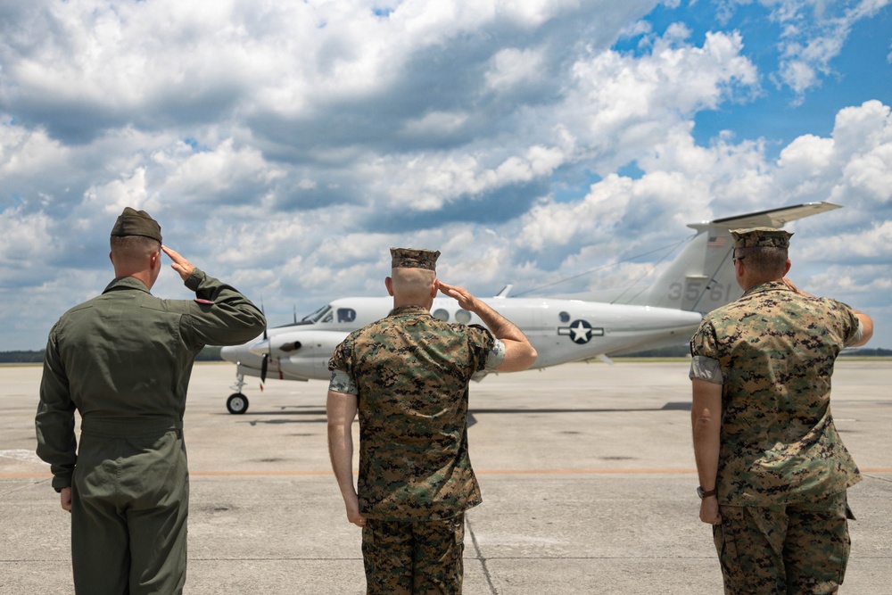 4th Marine Aircraft Wing CG visits MCAS Beaufort