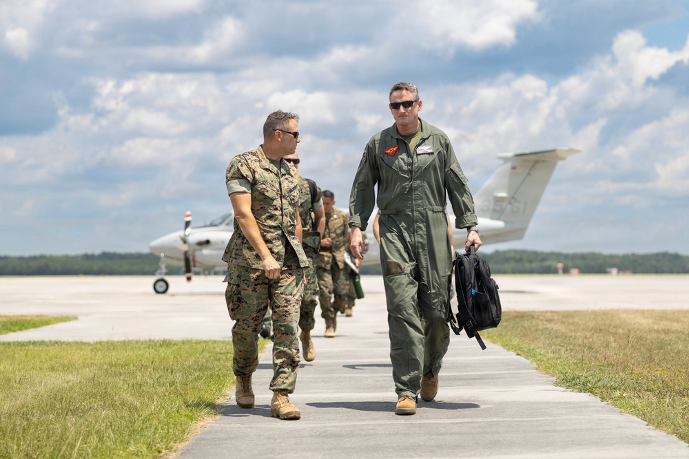 4th Marine Aircraft Wing CG visits MCAS Beaufort