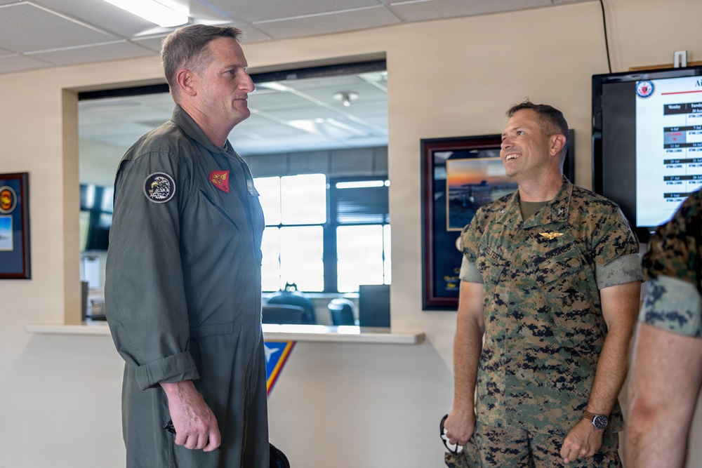 4th Marine Aircraft Wing CG visits MCAS Beaufort