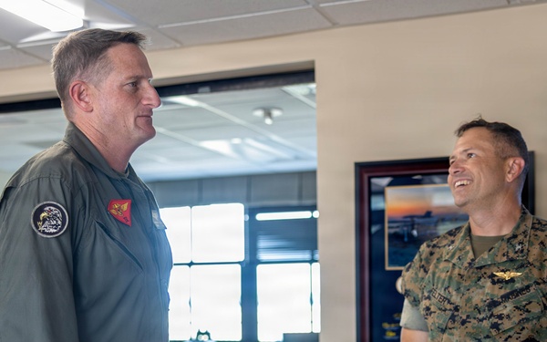 4th Marine Aircraft Wing CG visits MCAS Beaufort