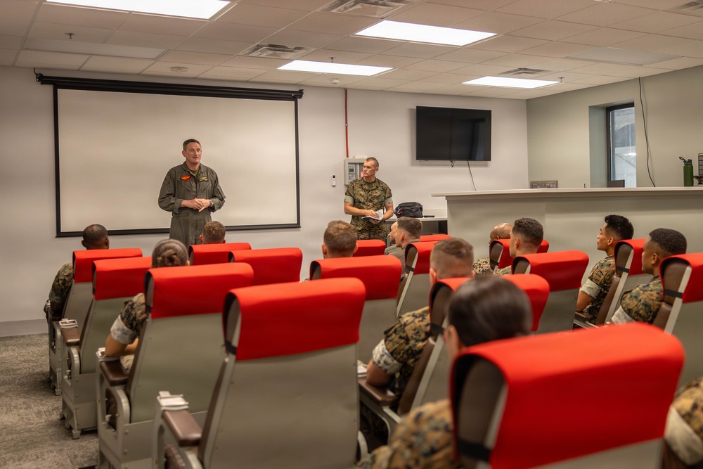 4th Marine Aircraft Wing CG visits MCAS Beaufort