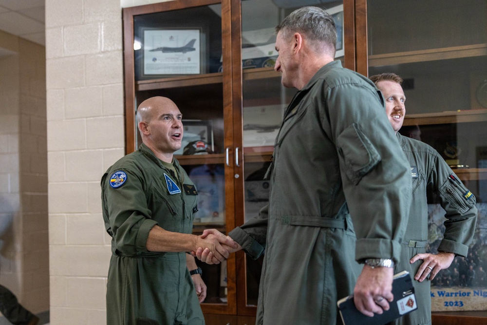 4th Marine Aircraft Wing CG visits MCAS Beaufort