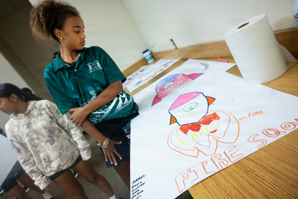 94th Army Air and Missile Defense Command Soldiers volunteer to help with STEM prortion of the Youth Impact Program
