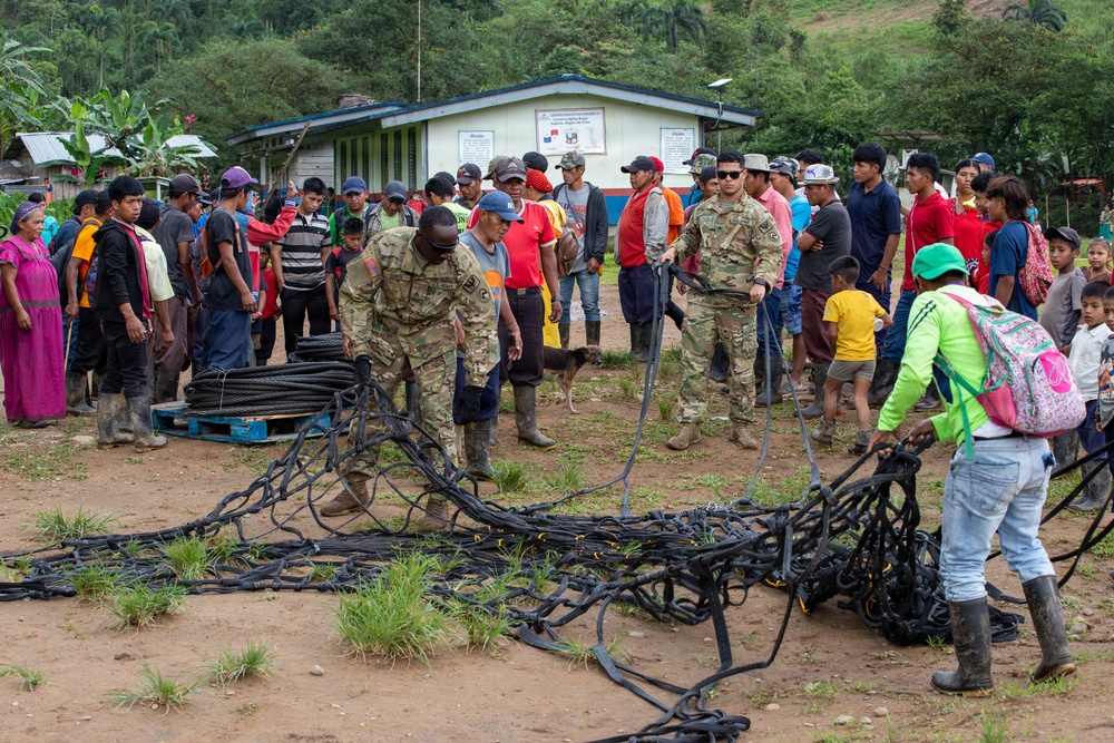 Joint Task Force - Bravo conducts a Sling Load operation to assist local Panamanian community