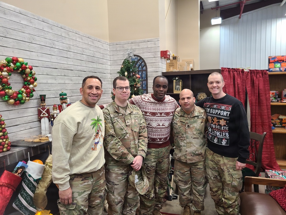HRC Soldier of the Quarter Finds Purpose in Serving, Mentoring Others