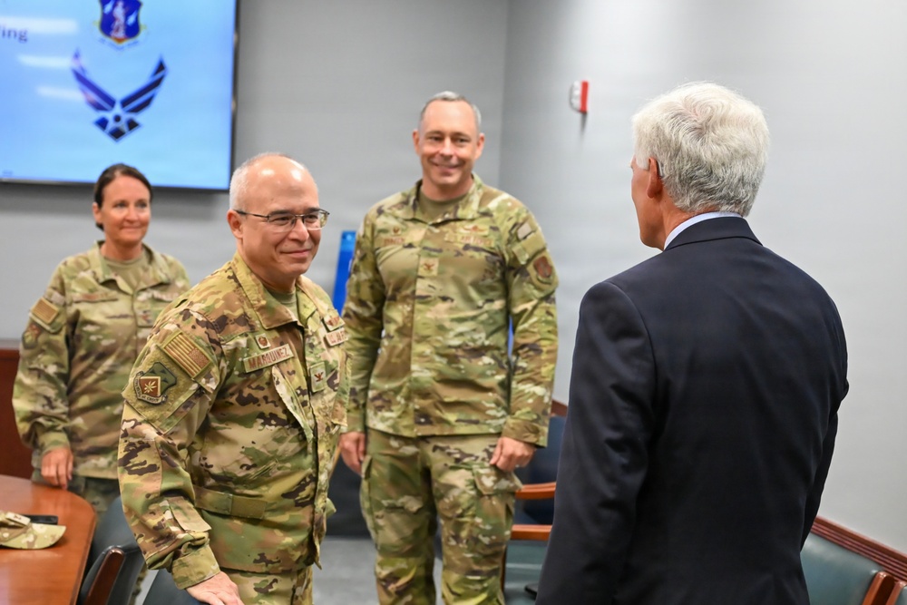 Ohio Congressman Bob Latta visits the 179th Cyberspcae wing