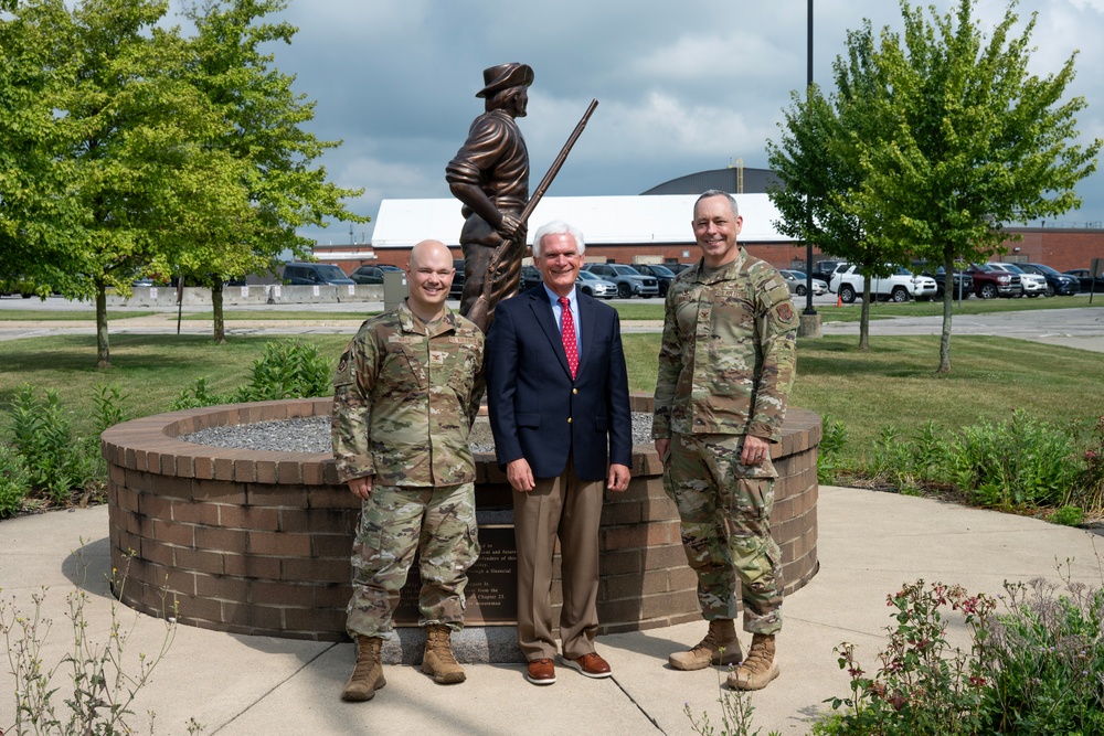 Ohio Congressman Bob Latta visits the 179th Cyberspcae wing