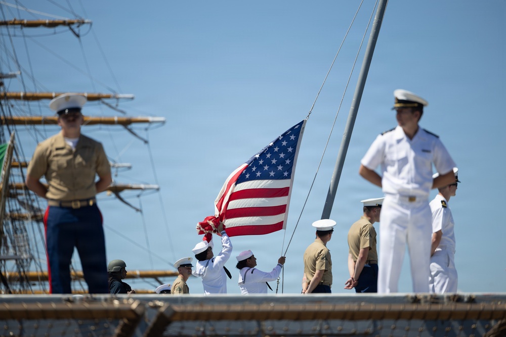 USS Arlington (LPD 24) Departs INR 250