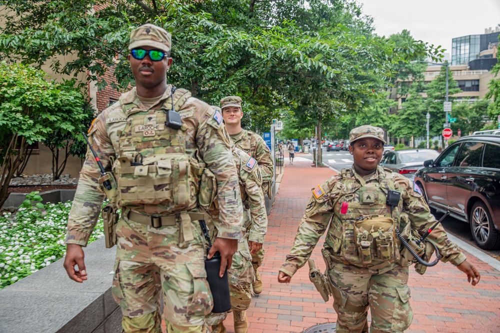 JTF- DC Ga Guardsmen on patrol