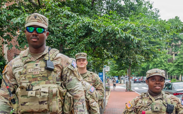 JTF- DC Ga Guardsmen on patrol