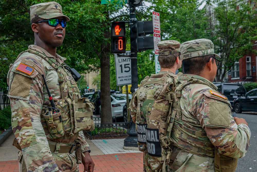 JTF- DC Ga Guardsmen on patrol