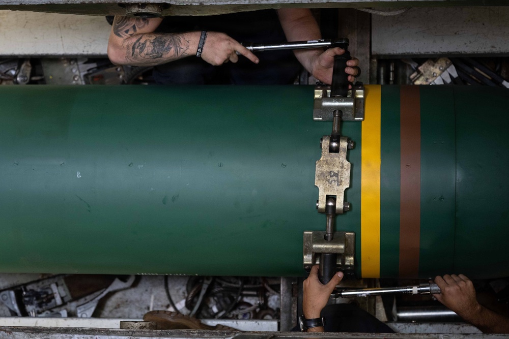 USS Columbia (SSN 771) conducts Harpoon missile onload in support of RIMPAC