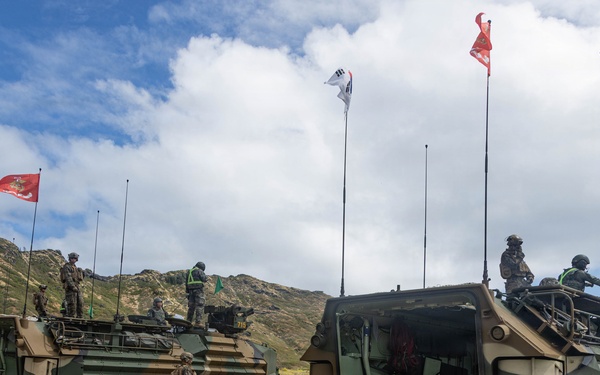 Multinational partners conduct a machine gun live-fire exercise during RIMPAC 2026