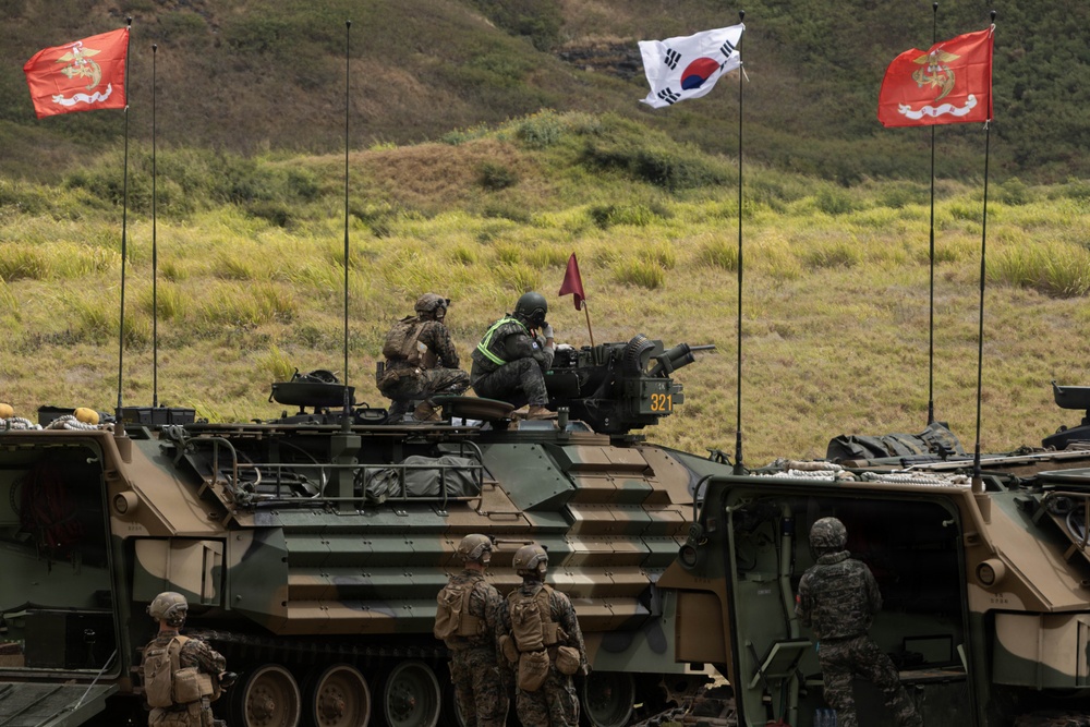 Multinational partners conduct a machine gun live-fire exercise during RIMPAC 2026