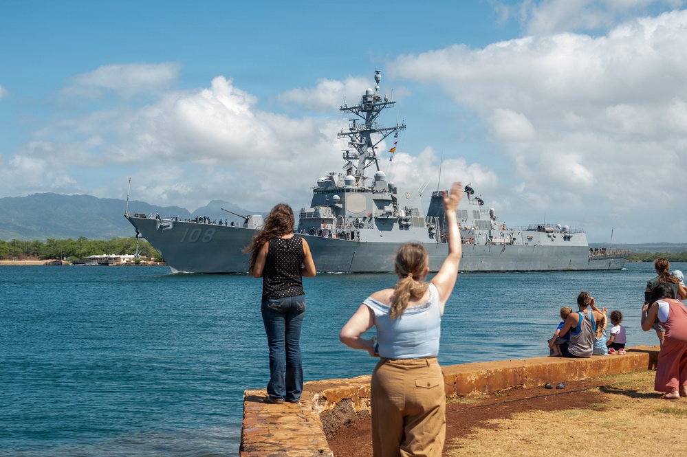 USS Wayne E. Meyer departs Pearl Harbor to begin RIMPAC 2026 sea phase